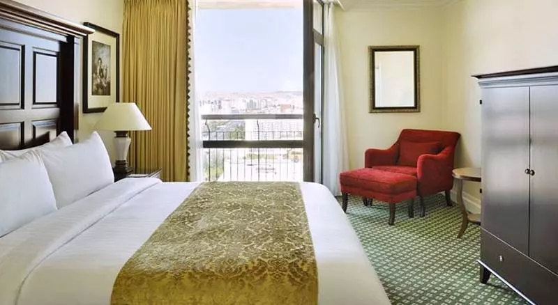 هتل Lisbon Marriott