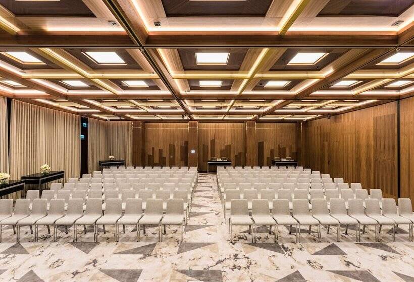 בית מלון כפרי Raffles Europejski Warsaw