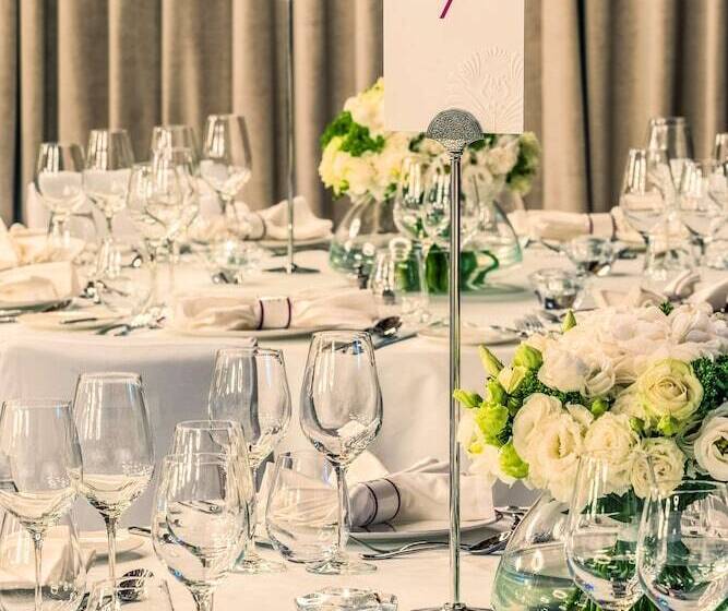 בית מלון כפרי Raffles Europejski Warsaw