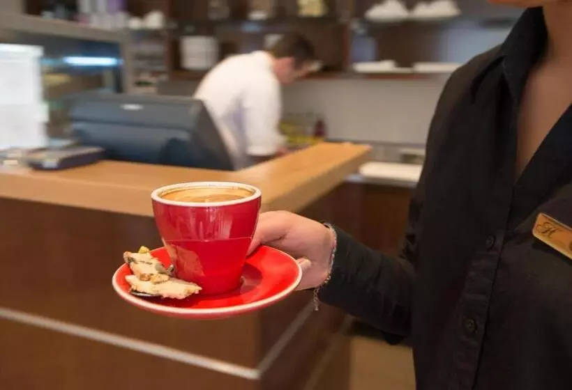 Rutherford Hotel Nelson A Heritage