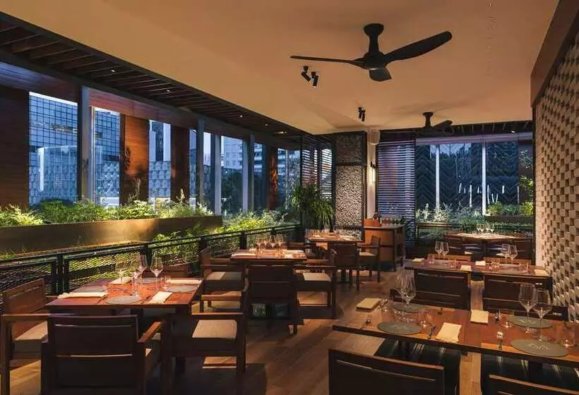 هتل Hilton Singapore Orchard