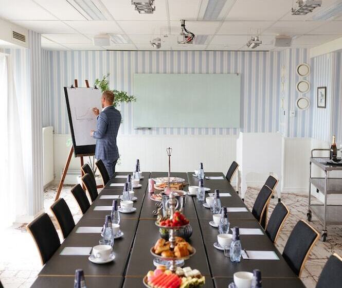 בית מלון כפרי Ystad Saltsjobad