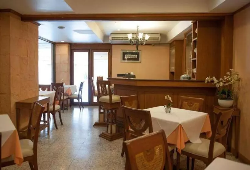 Lido Beach Hotel Pattaya