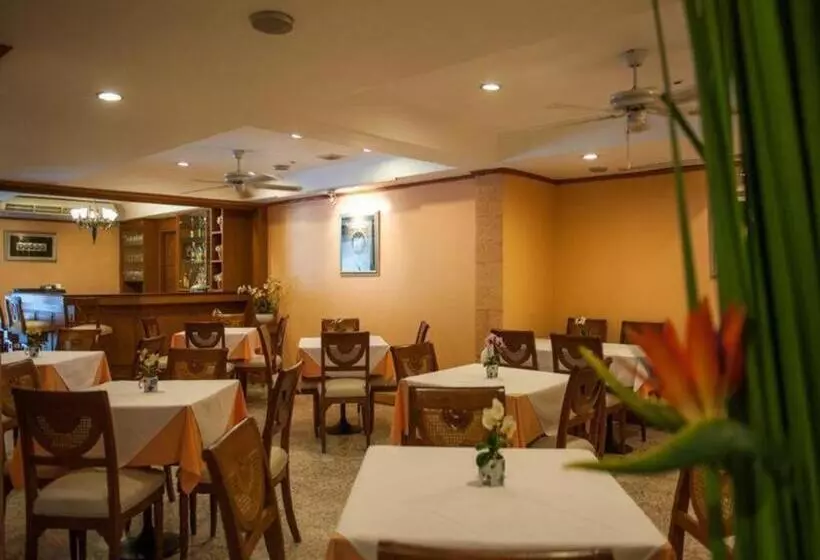 Lido Beach Hotel Pattaya