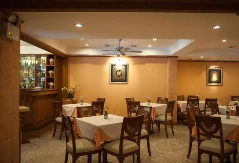 Lido Beach Hotel Pattaya