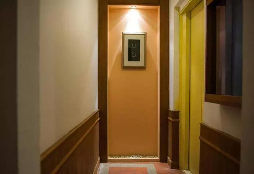 Lido Beach Hotel Pattaya