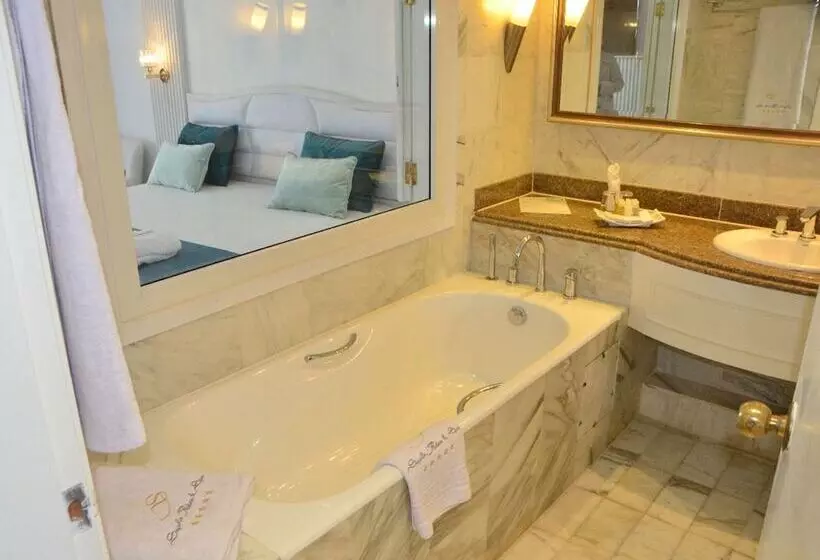 Hotelli Saphir Palace & Spa