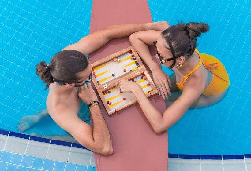 Le Meridien Phuket Beach Resort