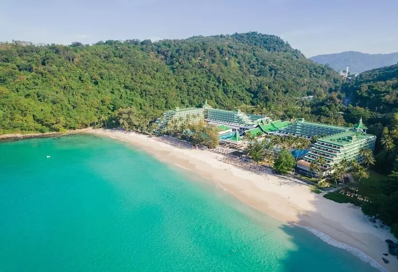 Le Meridien Phuket Beach Resort