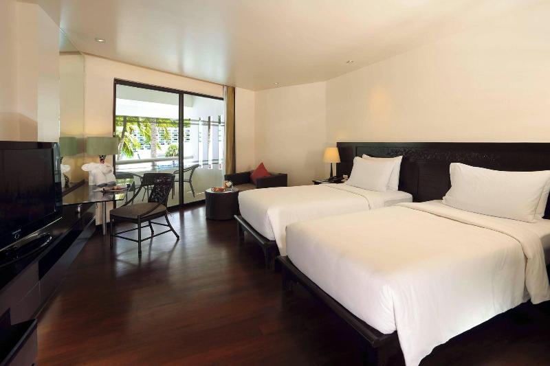 Le Meridien Phuket Beach Resort