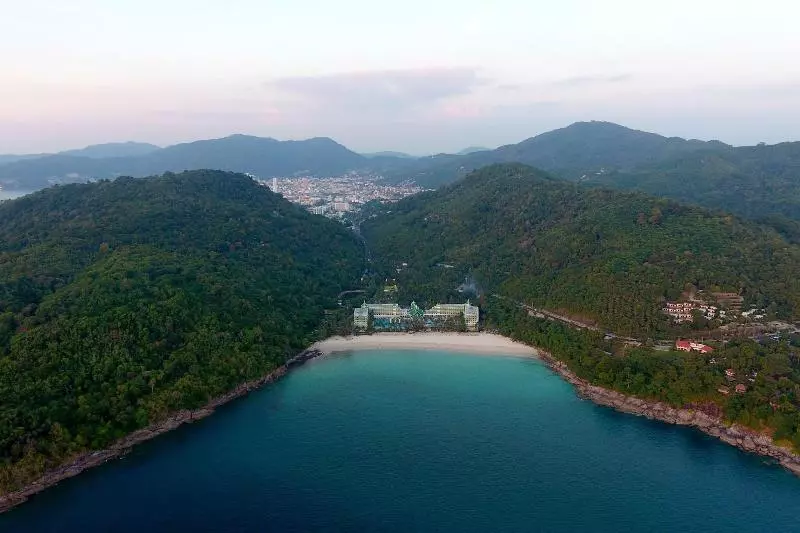 Le Meridien Phuket Beach Resort