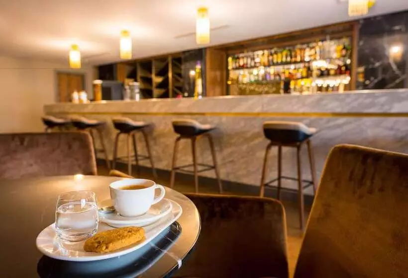 هتل 2 Fevrier, Lome