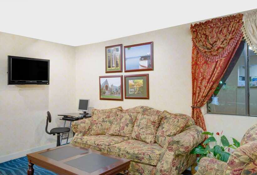 בית מלון כפרי Days Inn By Wyndham Auburn/finger Lakes Region