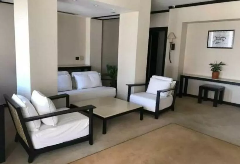 هتل Lake Victoria