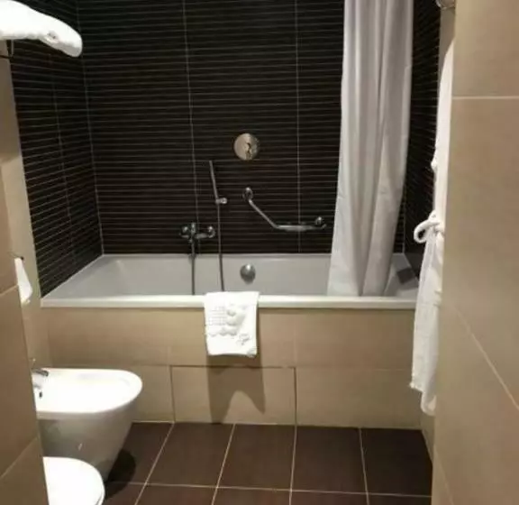 هتل Lake Victoria