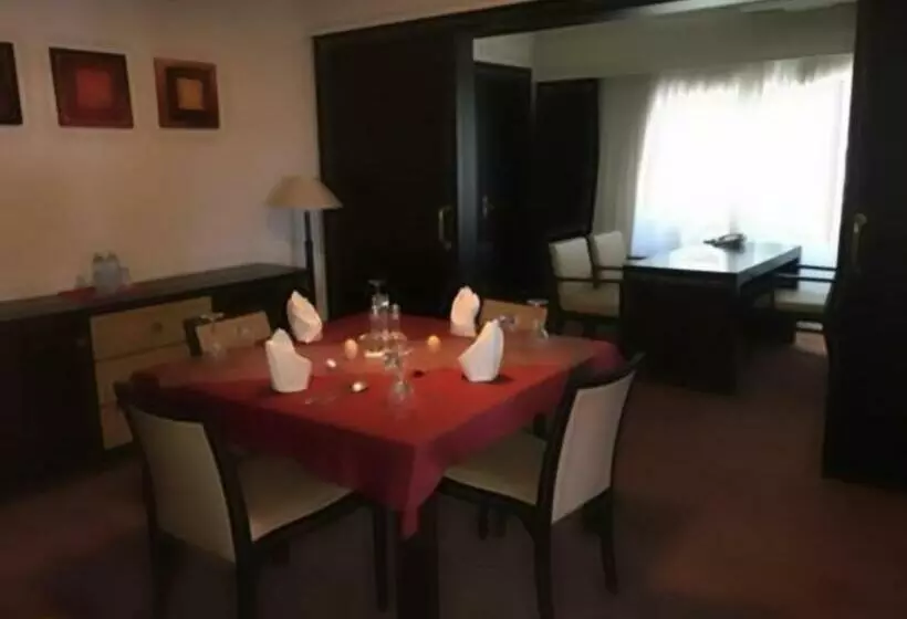 هتل Lake Victoria