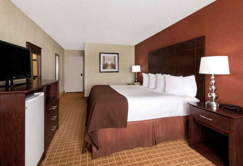 فندق Baymont By Wyndham Midland Airport