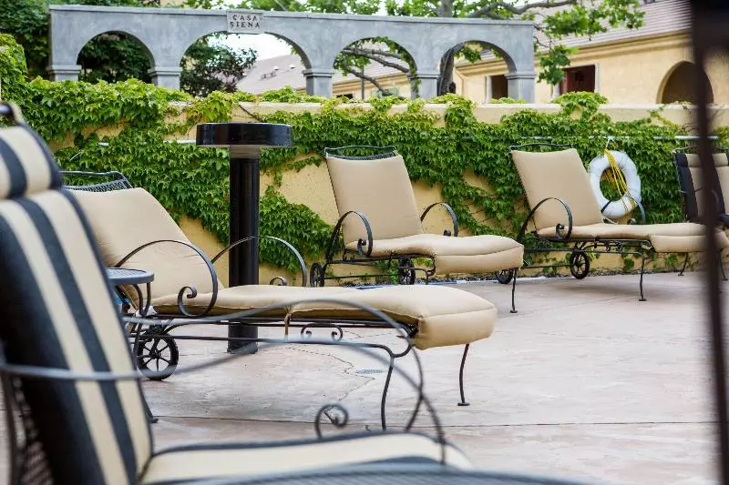 Отель Best Western Dry Creek Inn