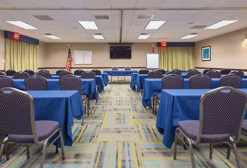 Best Western Innsuites Tucson Foothills Hotel & Suites