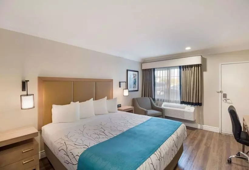 Отель Best Western Woodland Hills