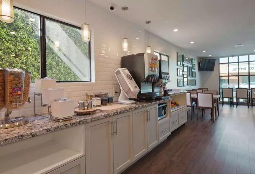 Отель Best Western Woodland Hills