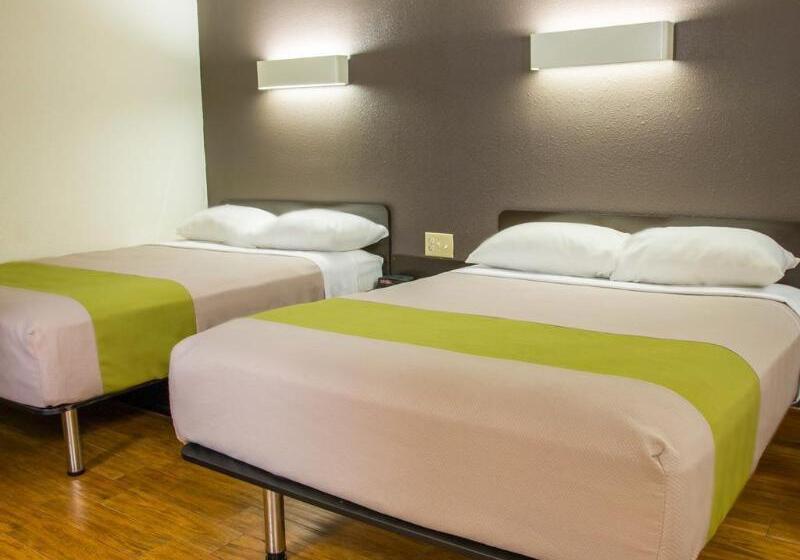 هتل Deluxe Inn San Antonio