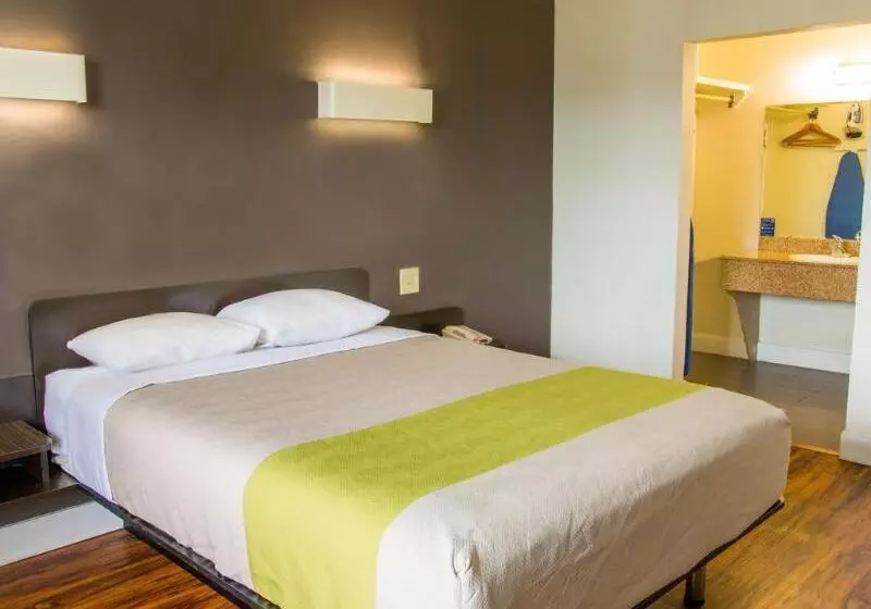 Szálloda Deluxe Inn San Antonio