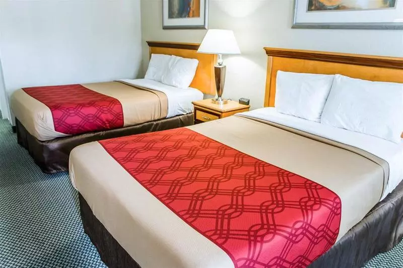 Отель Econo Lodge Whiteville