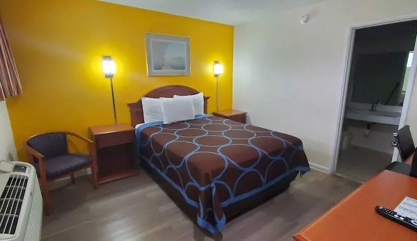 فندق Economy Inn