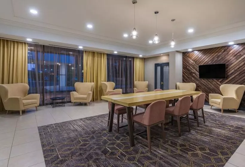 酒店 Holiday Inn & Suites Pittsfield Berkshires, An Ihg