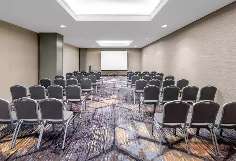 酒店 Holiday Inn & Suites Pittsfield Berkshires, An Ihg