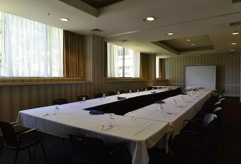 酒店 Holiday Inn & Suites Pittsfield Berkshires, An Ihg