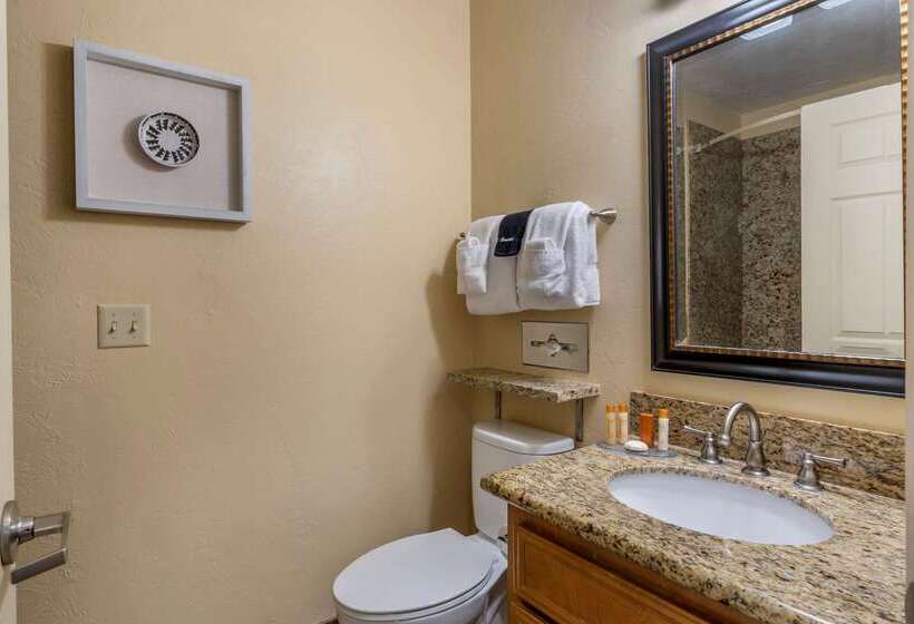 Lincoln Sands Oceanfront Resort, Ascend Hotel Collection