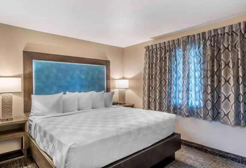 Lincoln Sands Oceanfront Resort, Ascend Hotel Collection