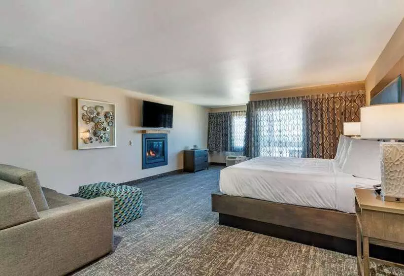 Lincoln Sands Oceanfront Resort, Ascend Hotel Collection