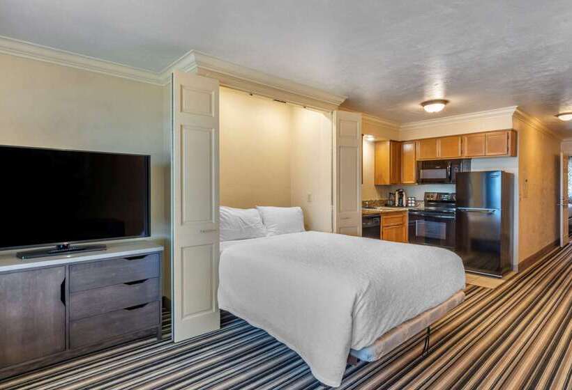 Lincoln Sands Oceanfront Resort, Ascend Hotel Collection