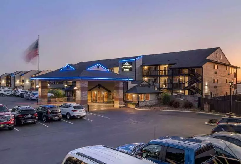 Lincoln Sands Oceanfront Resort, Ascend Hotel Collection