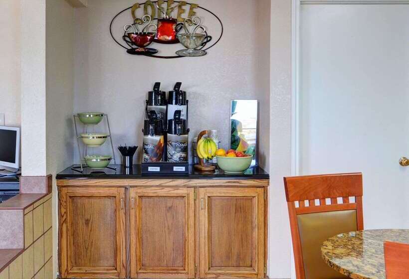 فندق Quality Inn