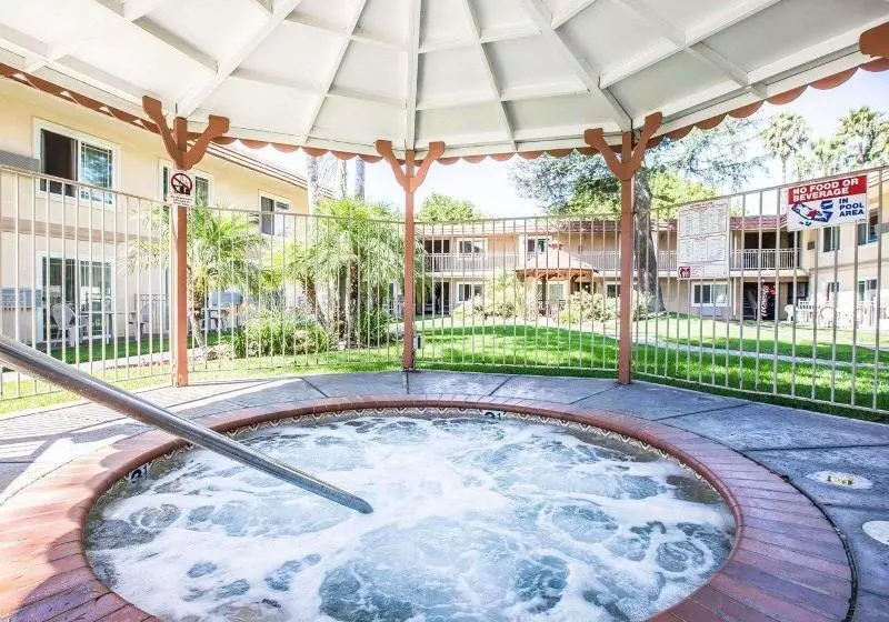 酒店 Quality Inn & Suites Thousand Oaks   Us101