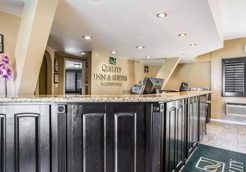 酒店 Quality Inn & Suites Thousand Oaks   Us101