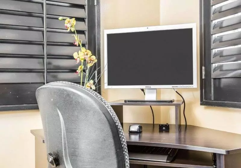 酒店 Quality Inn & Suites Thousand Oaks   Us101