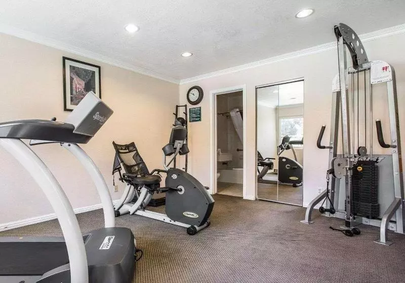 酒店 Quality Inn & Suites Thousand Oaks   Us101