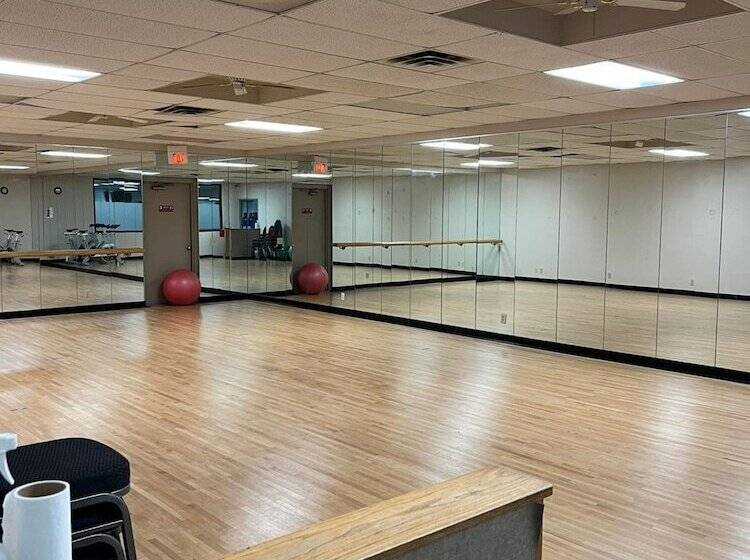 בית מלון כפרי Ramada By Wyndham Waupaca