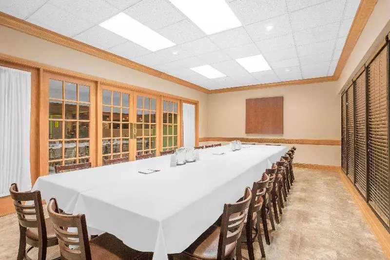 Otel Ramada By Wyndham Waupaca