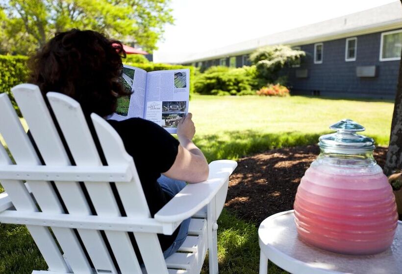 هتل The Seaglass Inn & Spa