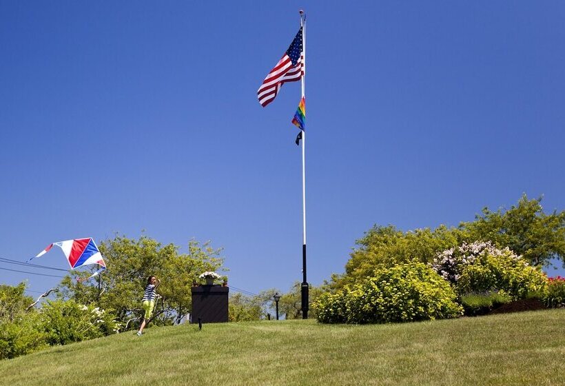 هتل The Seaglass Inn & Spa