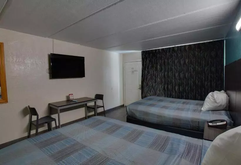 Windwater Hotel And Marina