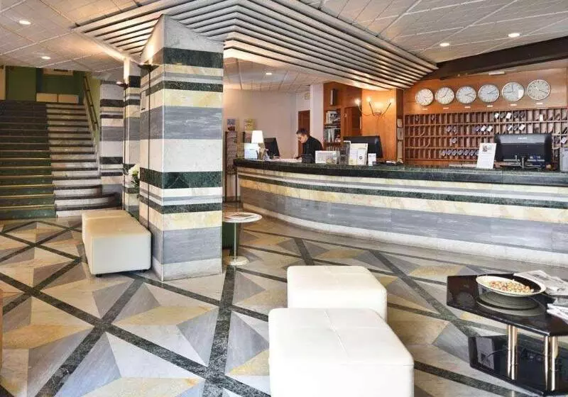 Found Hotel Carlton, Nob Hill