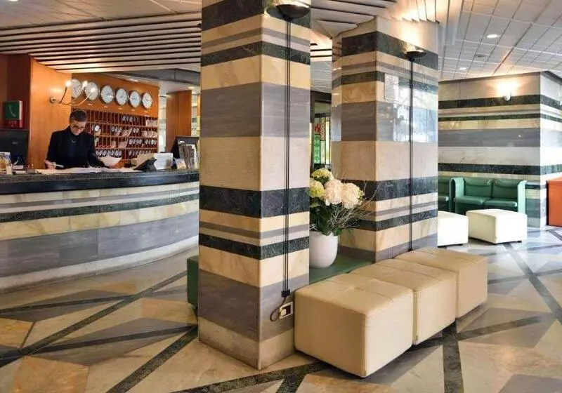 Found Hotel Carlton, Nob Hill