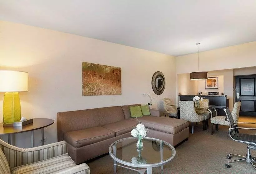 Antioch Hotel & Suites